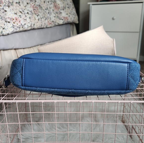 Juicy Couture Blue Quilted Shoulder Bag - Picture 4 of 5